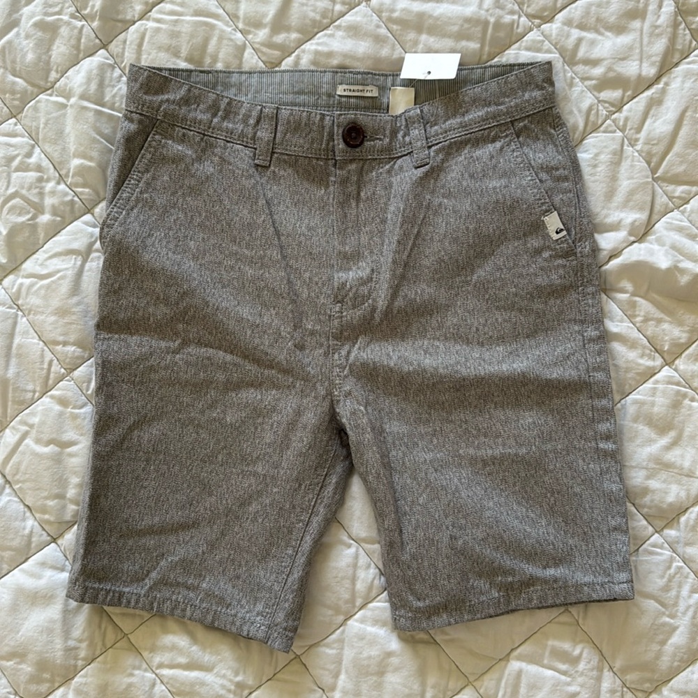 Boys quicksilver shorts size 26